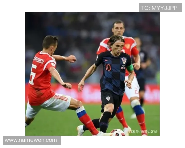 南京足球队的阵地战解析：战术布局与球员配合的深度剖析