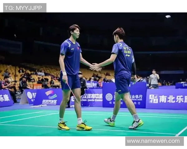 广州羽毛球队比赛经验引发热议球迷对战术和表现的不同看法