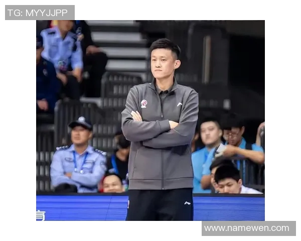 周鹏：从篮球场上的传奇到生活中的榜样，探索他的成长与奋斗历程